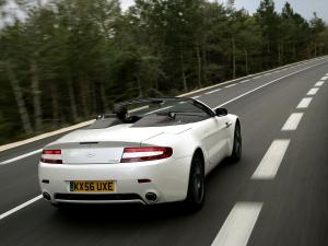 Aston Martin V8 Vantage Roadster 2006 года 